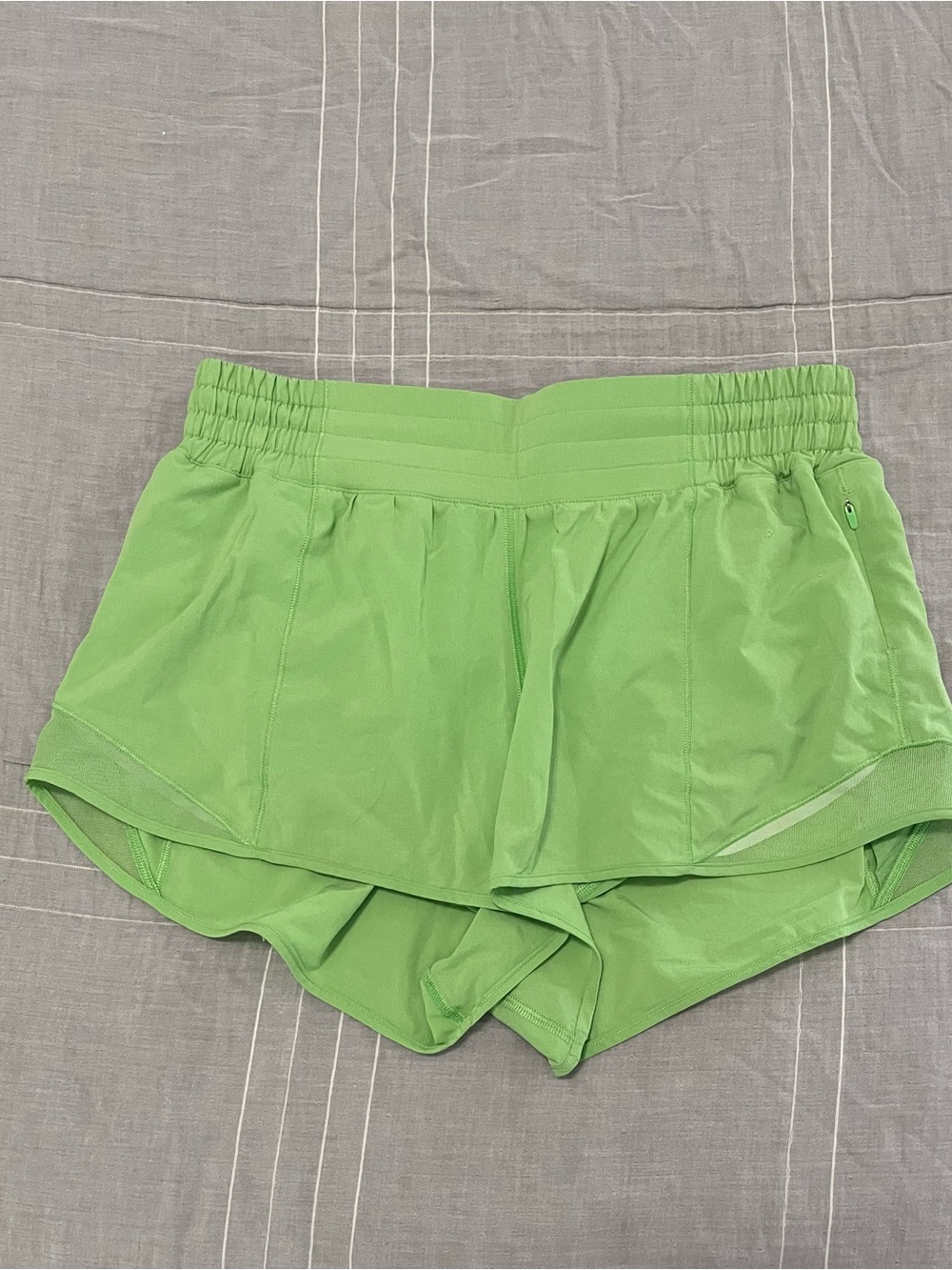 lululemon lime green Hottie Hot Shorts, Size 8, 2.5” inseam